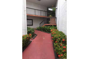 9431 Fontainebleau Blvd, Miami, FL 33172, Sold 03/06/18