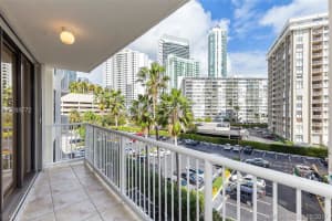 1440 Brickell Bay Dr, Miami, FL 33131, Sold 09/07/17