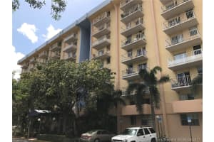 4550 NW 9th St, Miami, FL 33126, Sold 08/31/17