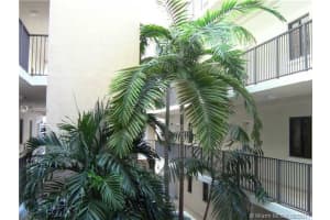 8440 SW 8th St, Miami, FL 33144, Sold 08/11/17