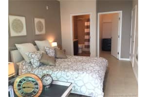 7928 East Dr, North Bay Village, FL 33141, Sold 09/22/17