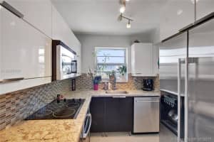 1030 9th St, Miami Beach, FL 33139, Sold 10/13/17