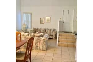 10131 NW 4th Ct, Pembroke Pines, FL 33026, Sold 07/21/17