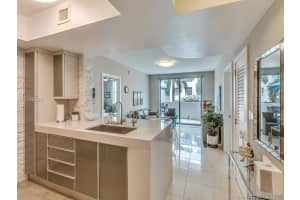 110 Washington Ave, Miami Beach, FL 33139, Sold 10/30/17