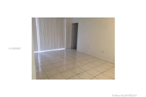 8321 NW 7th St, Miami, FL 33126, Sold 10/05/17