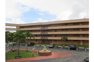 18000 NW 68th Ave #215a, Hialeah, FL 33015, Sold 10/18/17