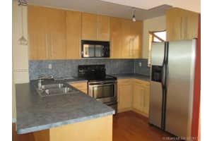 18000 NW 68th Ave #215a, Hialeah, FL 33015, Sold 10/18/17