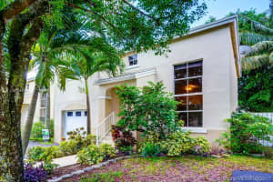 7216 SW 44th Ct, Davie, FL 33314, Sold 08/11/17