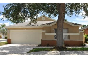 356 W Riverbend Dr, Sunrise, FL 33326, Sold 08/10/17