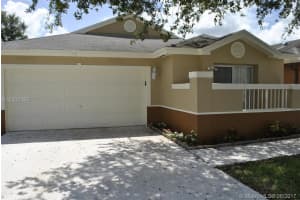 356 W Riverbend Dr, Sunrise, FL 33326, Sold 08/10/17