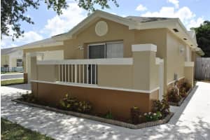 356 W Riverbend Dr, Sunrise, FL 33326, Sold 08/10/17