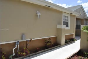 356 W Riverbend Dr, Sunrise, FL 33326, Sold 08/10/17