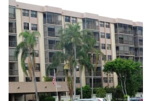 900 NE 195th St, Miami, FL 33179, Sold 09/28/17