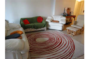 900 NE 195th St, Miami, FL 33179, Sold 09/28/17