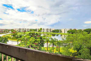 8881 Fontainebleau Blvd, Miami, FL 33172, Sold 02/01/18