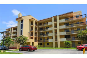 8881 Fontainebleau Blvd, Miami, FL 33172, Sold 02/01/18
