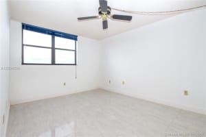 8881 Fontainebleau Blvd, Miami, FL 33172, Sold 02/01/18