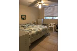 5050 NW 7th St, Miami, FL 33126, Sold 12/29/17