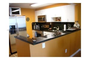 7928 West Dr, North Bay Village, FL 33141, Sold 09/28/17