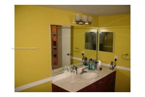 7928 West Dr, North Bay Village, FL 33141, Sold 09/28/17