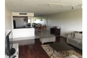 800 NE 195th St, Miami, FL 33179, Sold 12/04/17