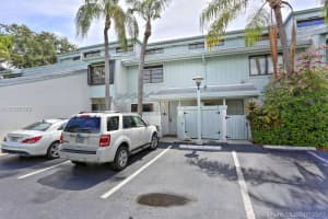 7840 SW 86th St, Miami, FL 33143, Sold 08/30/17
