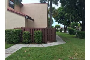 321 W Park Dr, Miami, FL 33172, Sold 10/13/17