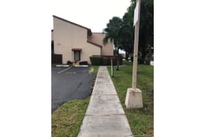 321 W Park Dr, Miami, FL 33172, Sold 10/13/17