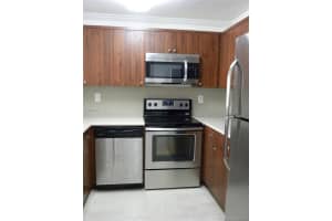 9682 Fontainebleau Blvd, Miami, FL 33172, Sold 08/16/18