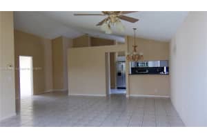 9989 NW 45th St, Sunrise, FL 33351, Sold 10/05/17