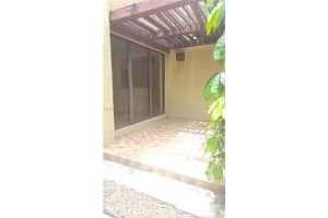 241 W Park Dr, Miami, FL 33172, Sold 11/15/17