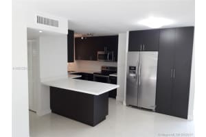 8860 Fontainebleau Blvd, Miami, FL 33172, Sold 12/07/17