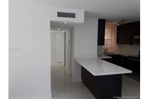 8860 Fontainebleau Blvd, Miami, FL 33172, Sold 12/07/17