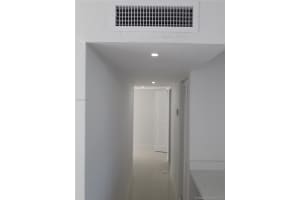 8860 Fontainebleau Blvd, Miami, FL 33172, Sold 12/07/17