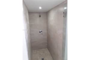 8860 Fontainebleau Blvd, Miami, FL 33172, Sold 12/07/17