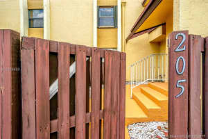 9970 NW 9th St Cir, Miami, FL 33172, Sold 08/31/17