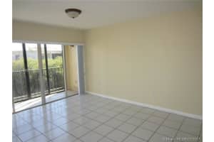 8897 Fontainebleau Blvd, Miami, FL 33172, Sold 11/27/17