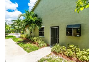 7620 NW 38th Ct, Sunrise, FL 33351, Sold 09/29/17