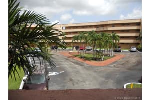 18000 NW 68th Ave #207a, Hialeah, FL 33015, Sold 09/29/17
