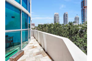 110 Washington Ave, Miami Beach, FL 33139, Sold 12/07/17