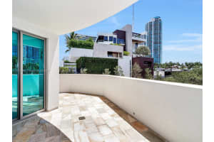 110 Washington Ave, Miami Beach, FL 33139, Sold 12/07/17