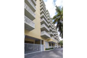 1020 Meridian Ave, Miami Beach, FL 33139, Sold 10/30/17