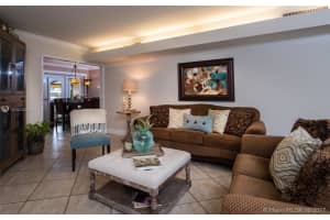 16000 Kilmarnock Dr, Hialeah, FL 33014, Sold 11/27/17
