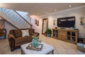 16000 Kilmarnock Dr, Hialeah, FL 33014, Sold 11/27/17