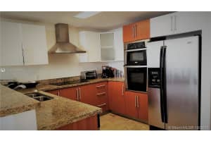 170 SE 14th St, Miami, FL 33131, Sold 02/07/18