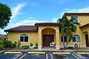 18941 NW 86th Ct, Hialeah, FL 33015, Sold 11/03/17
