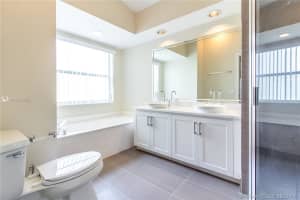 9376 NW 8th Cir, Plantation, FL 33324, Sold 10/24/17