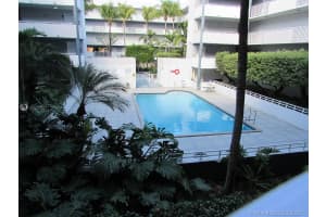 8251 NW 8th St, Miami, FL 33126, Sold 08/30/17