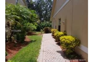 9000 NW 54th St, Sunrise, FL 33351, Sold 09/22/17