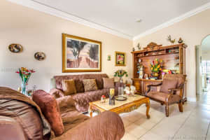 933 SE 13th Rd, Homestead, FL 33035, Sold 10/24/17